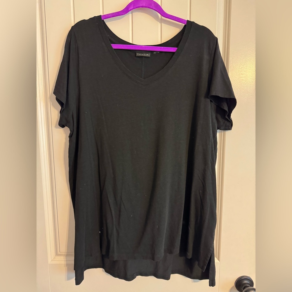 Tahari Black Short Sleeve Tee